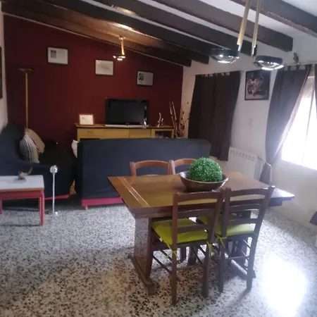 Cal Tom Apartment